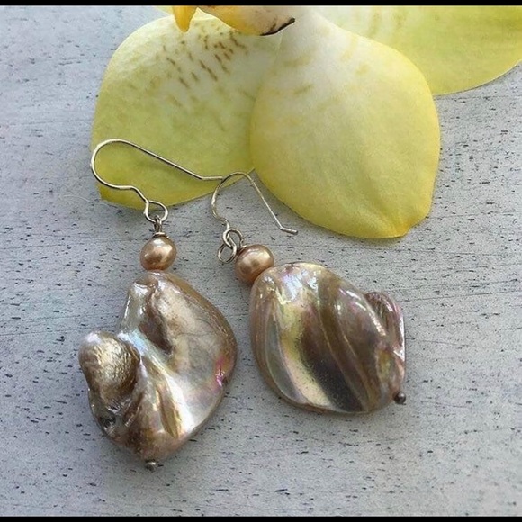 Shell earrings - Picture 1 of 1